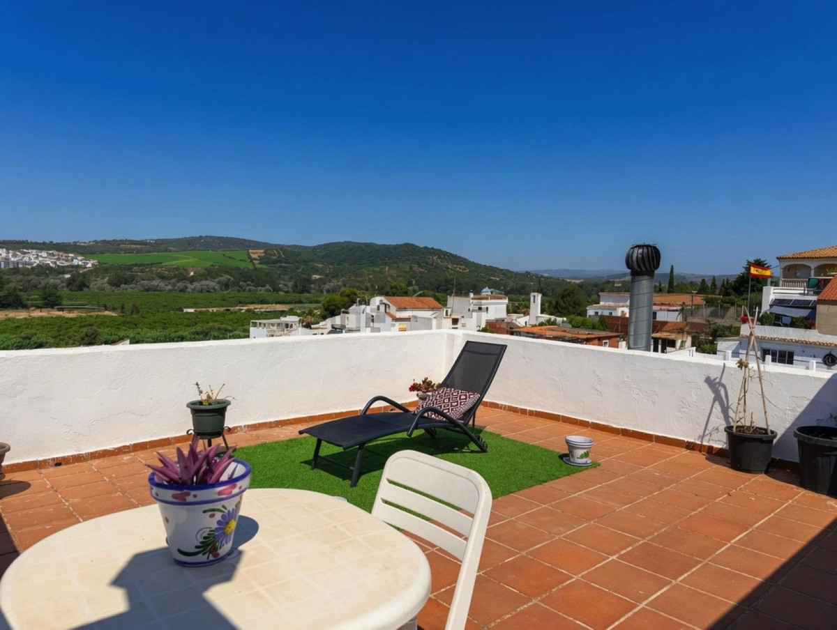 3 Bed Townhouse for sale in San Enrique Costa Del Sol, Cádiz, Spain