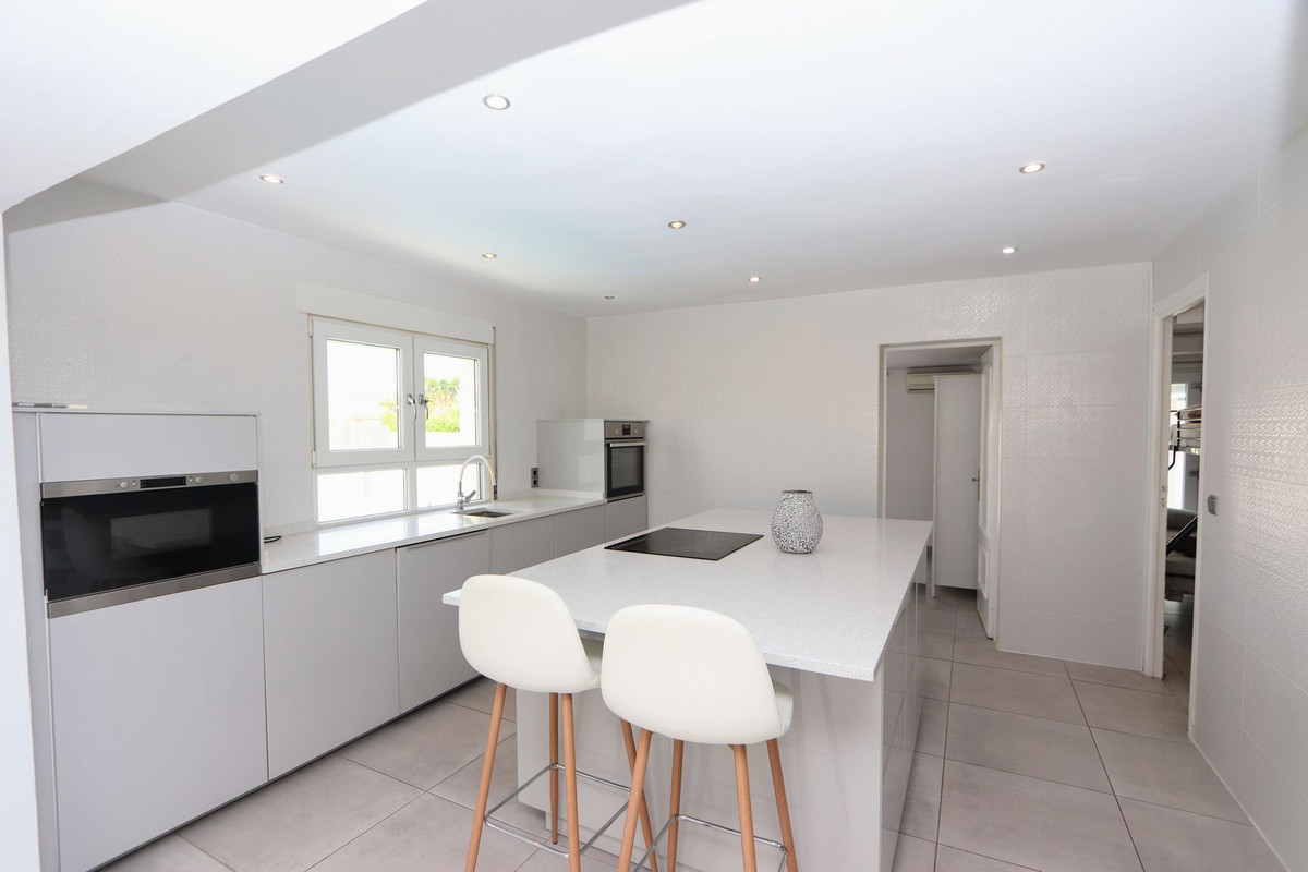 4 Bed Townhouse for sale in Los Balcones Costa Blanca, Alicante, Spain