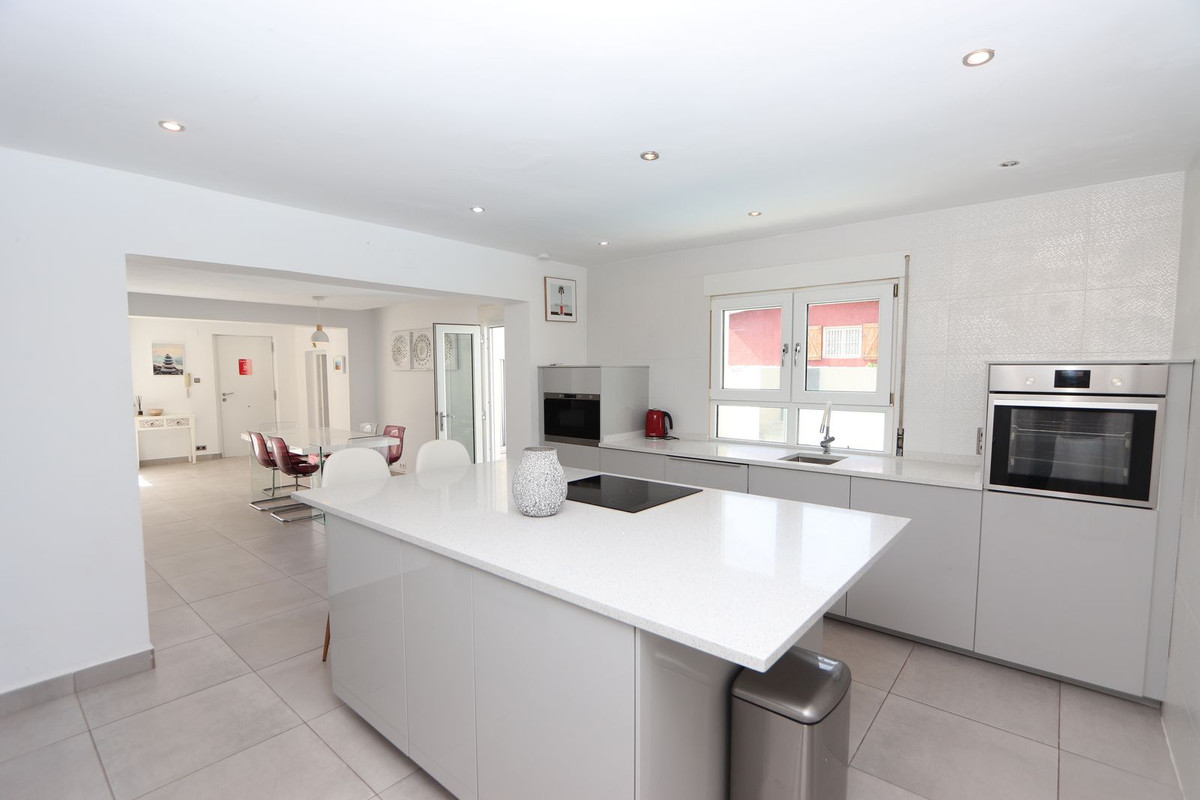 4 Bed Townhouse for sale in Los Balcones Costa Blanca, Alicante, Spain