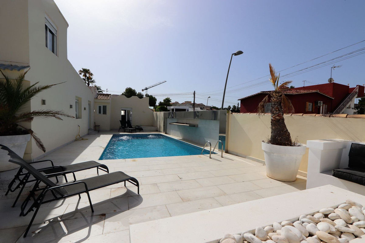 4 Bed Townhouse for sale in Los Balcones Costa Blanca, Alicante, Spain