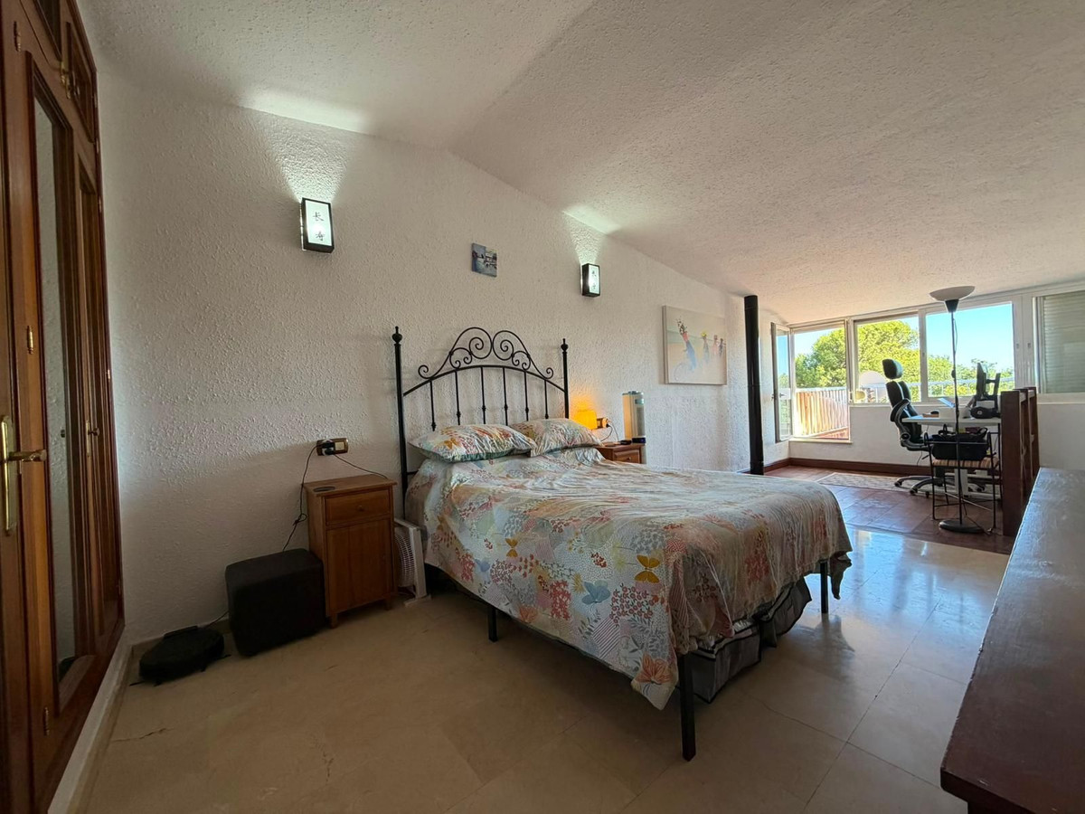 2 Bed Apartment for sale in Estepona Costa Del Sol, Málaga, Spain