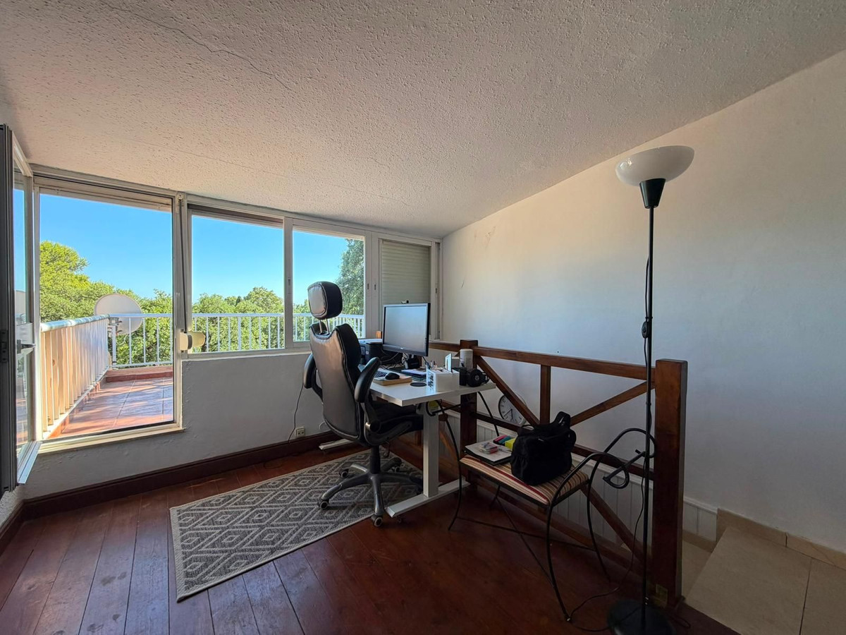 2 Bed Apartment for sale in Estepona Costa Del Sol, Málaga, Spain