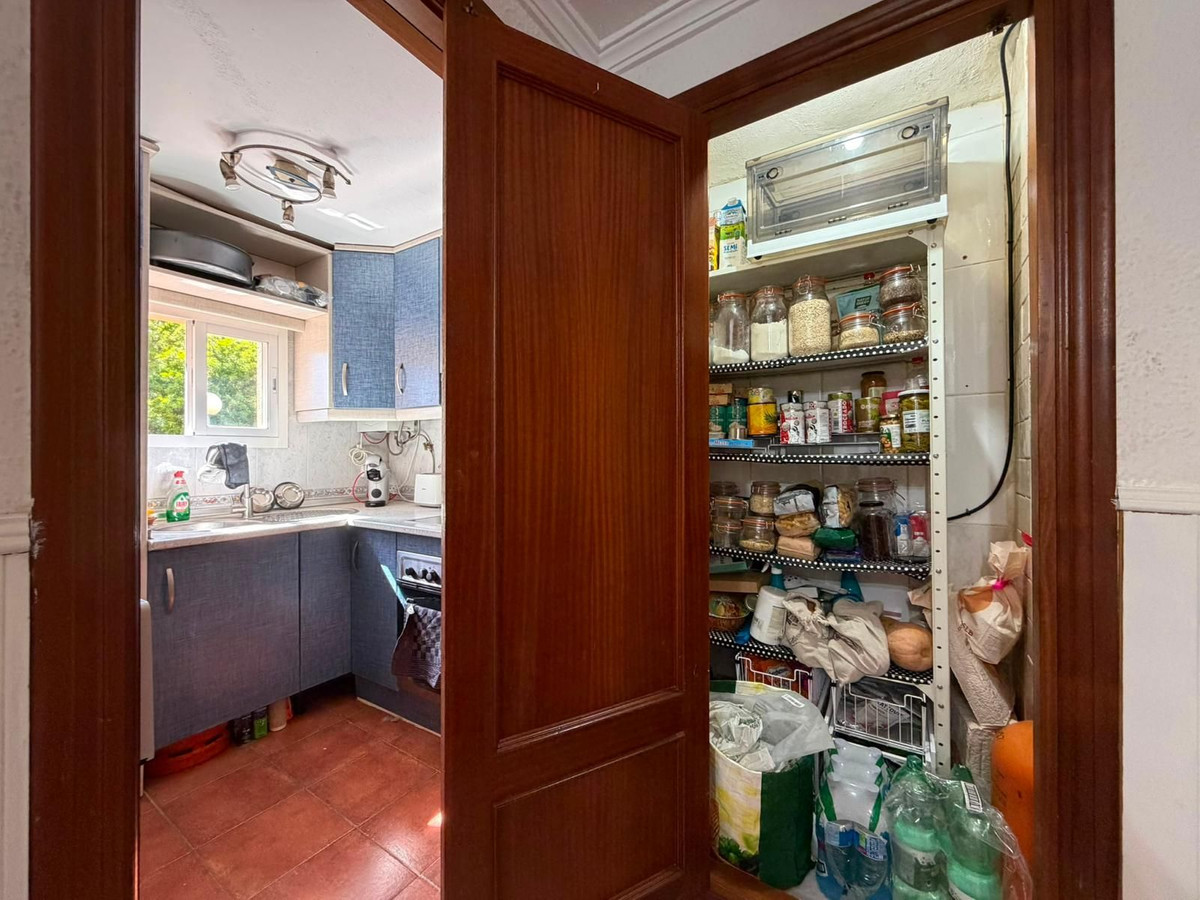 2 Bed Apartment for sale in Estepona Costa Del Sol, Málaga, Spain