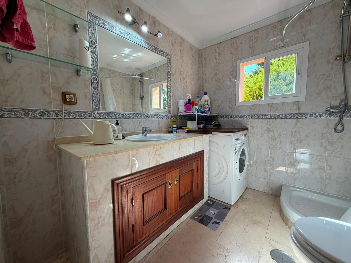 2 Bed Apartment for sale in Estepona Costa Del Sol, Málaga, Spain