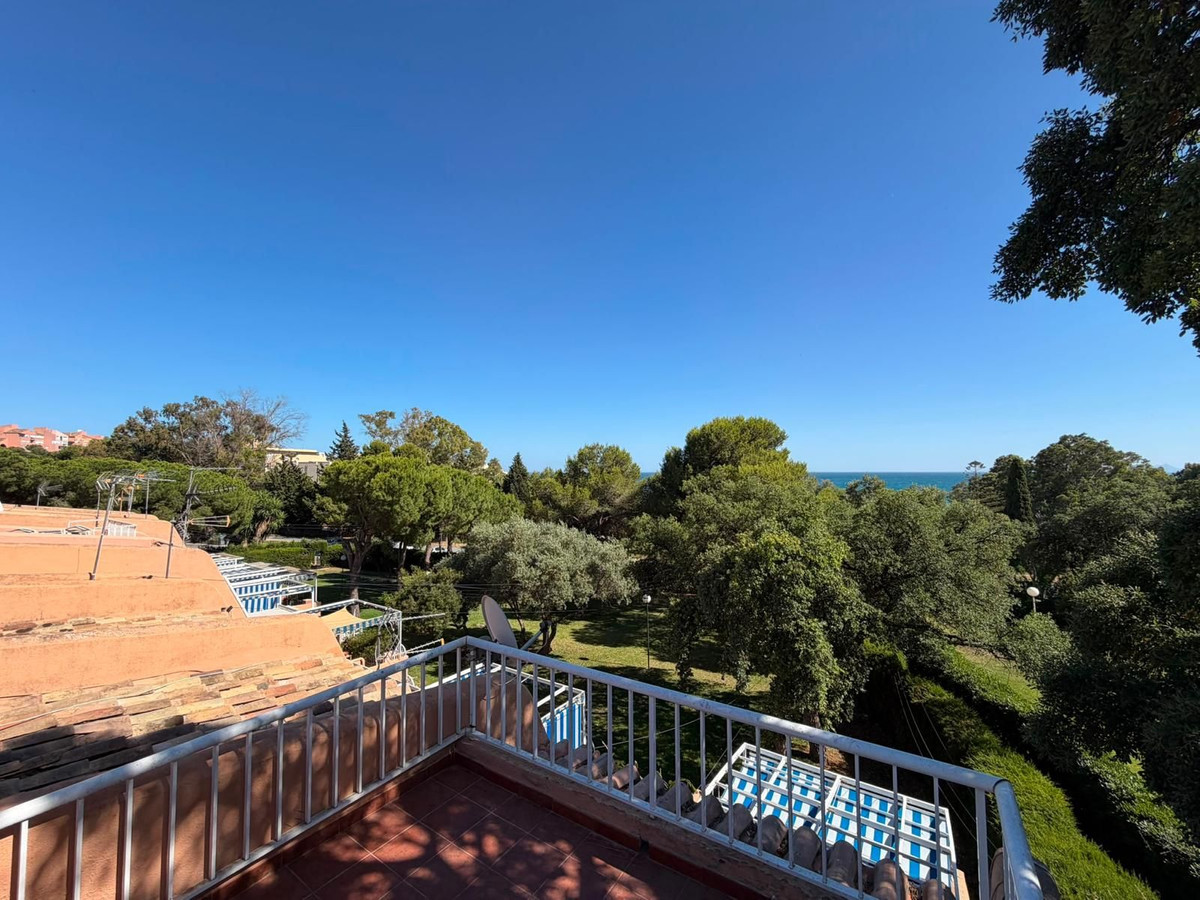 2 Bed Apartment for sale in Estepona Costa Del Sol, Málaga, Spain