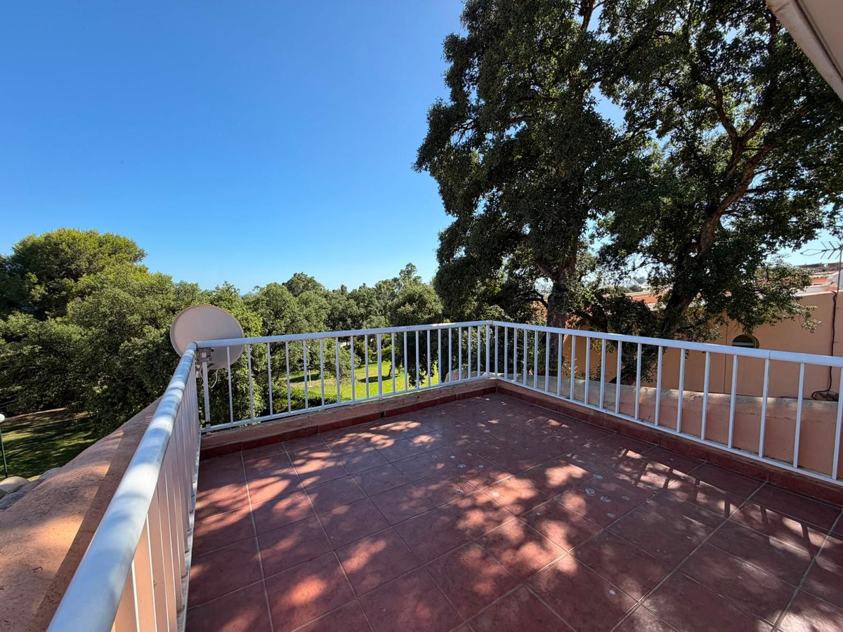 2 Bed Apartment for sale in Estepona Costa Del Sol, Málaga, Spain
