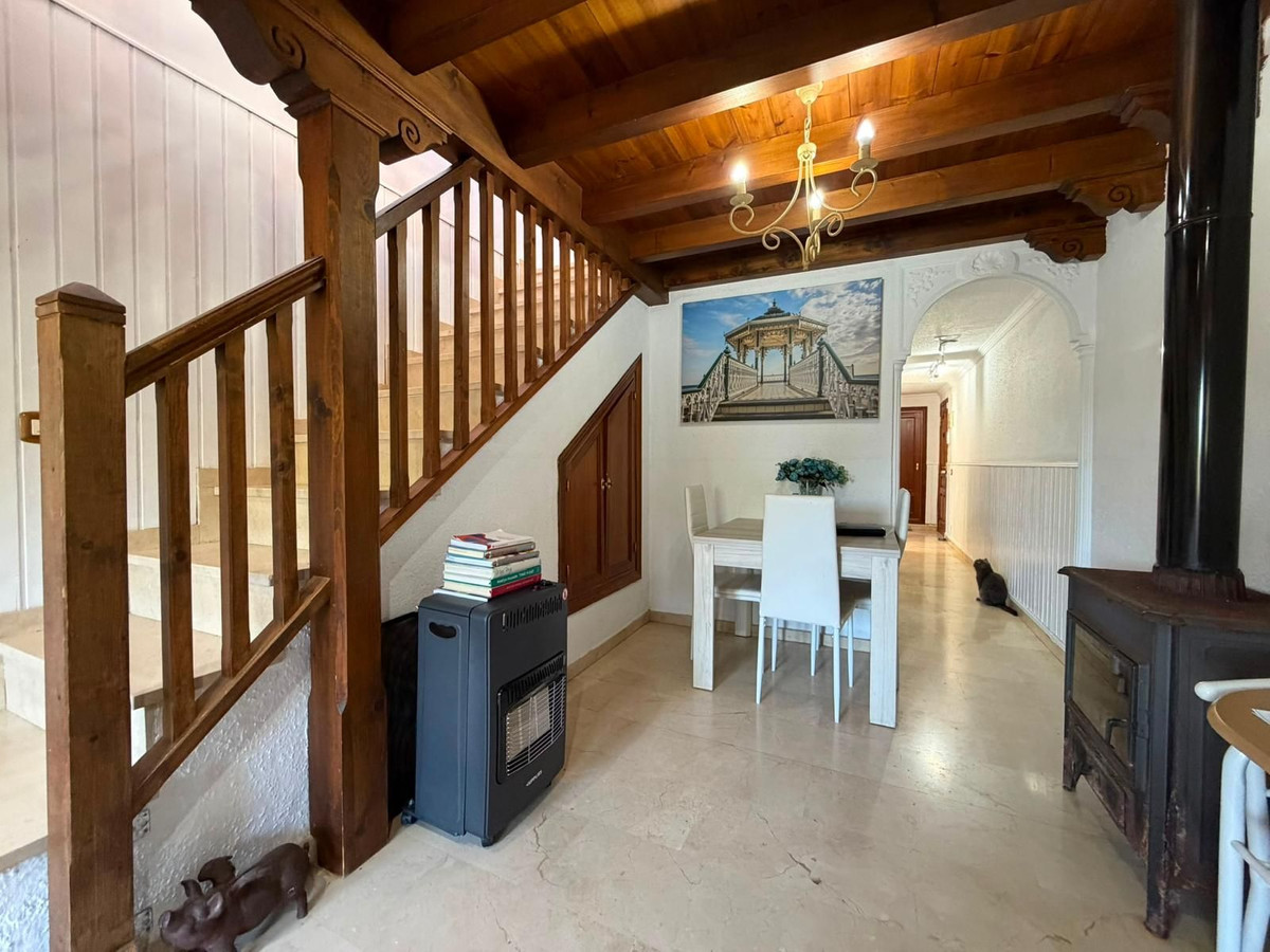 2 Bed Apartment for sale in Estepona Costa Del Sol, Málaga, Spain
