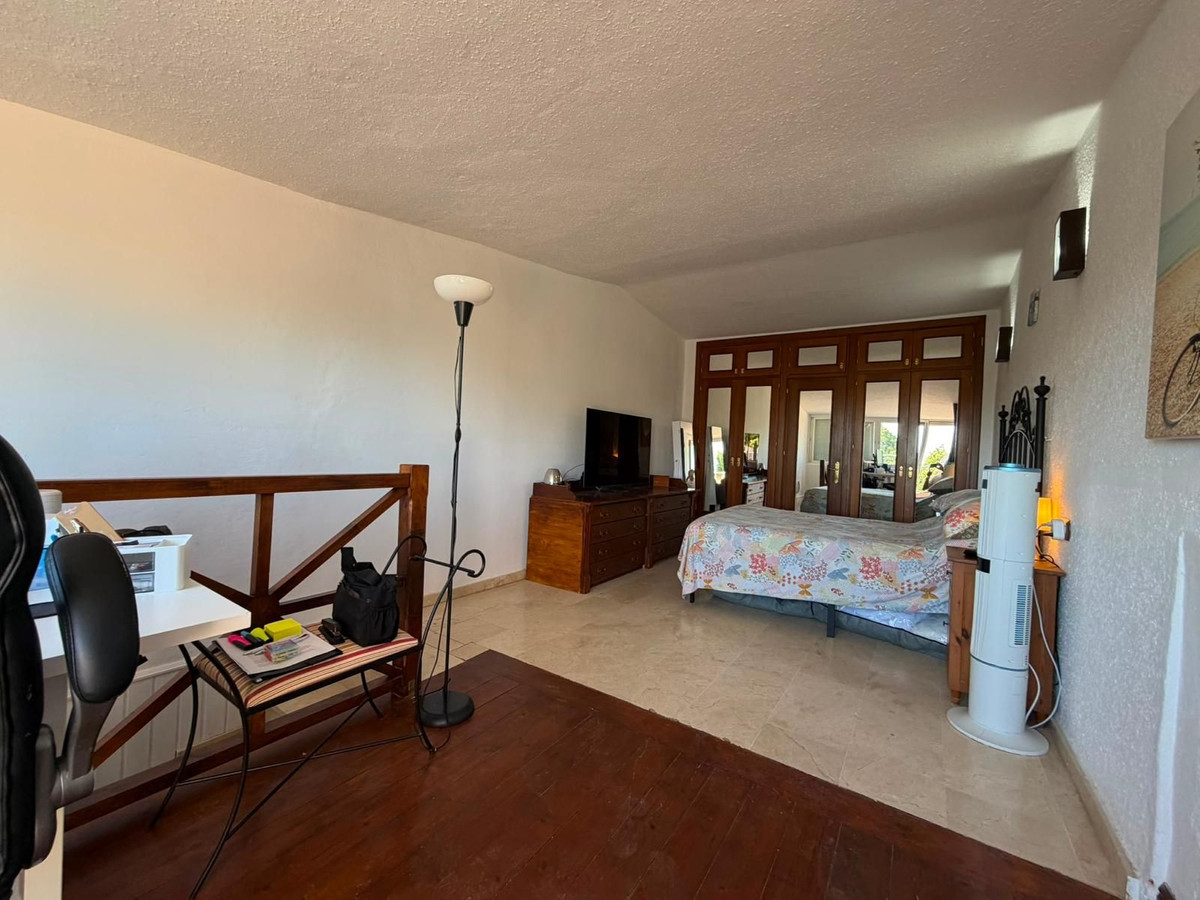 2 Bed Apartment for sale in Estepona Costa Del Sol, Málaga, Spain