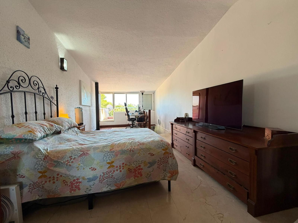 2 Bed Apartment for sale in Estepona Costa Del Sol, Málaga, Spain