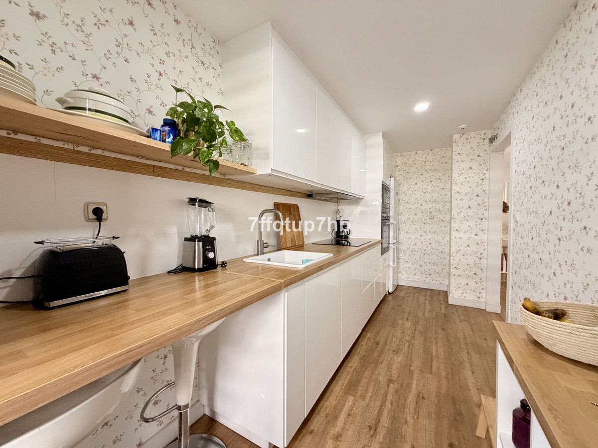 3 Bed Apartment for sale in Estepona Costa Del Sol, Málaga, Spain