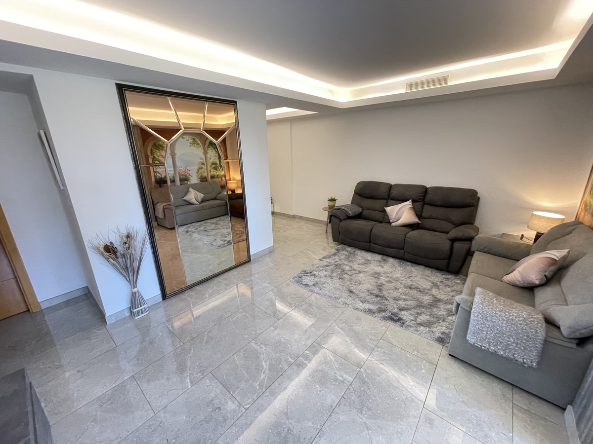 3 Bed Apartment for sale in Marbella Costa Del Sol, Málaga, Spain