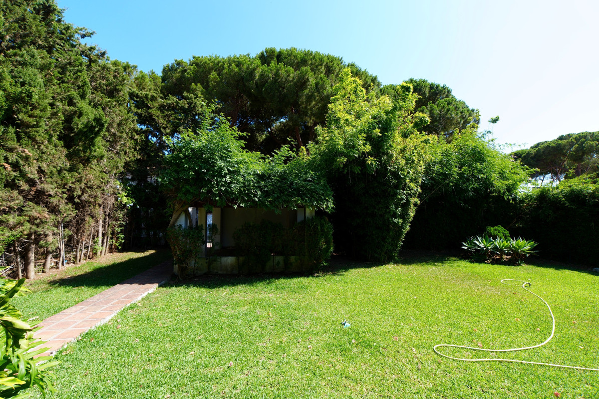 4 Bed Townhouse for sale in Las Chapas Costa Del Sol, Málaga, Spain