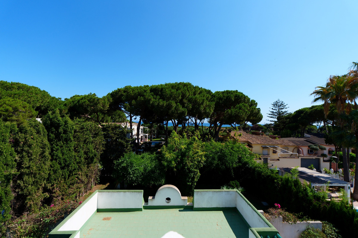 4 Bed Townhouse for sale in Las Chapas Costa Del Sol, Málaga, Spain