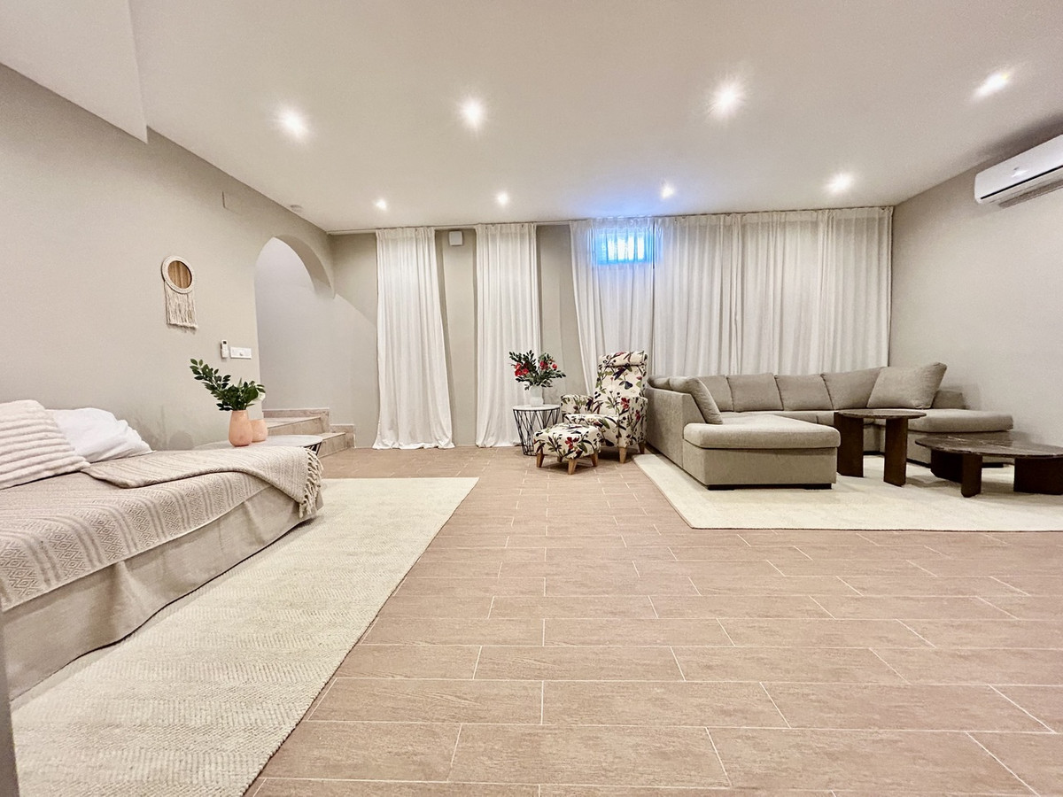 5 Bed Townhouse for sale in La Zenia Costa Blanca, Alicante, Spain