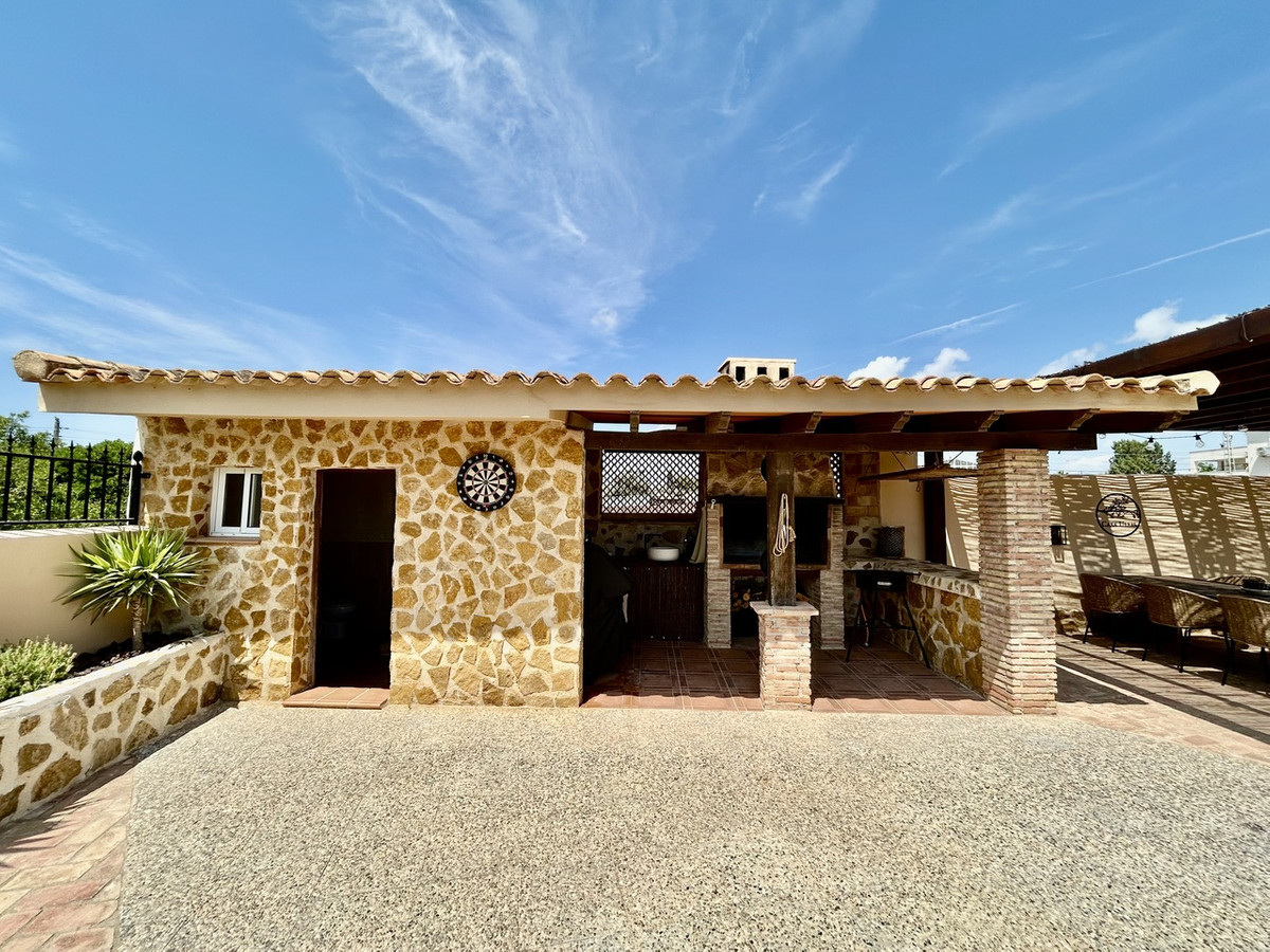 5 Bed Townhouse for sale in La Zenia Costa Blanca, Alicante, Spain