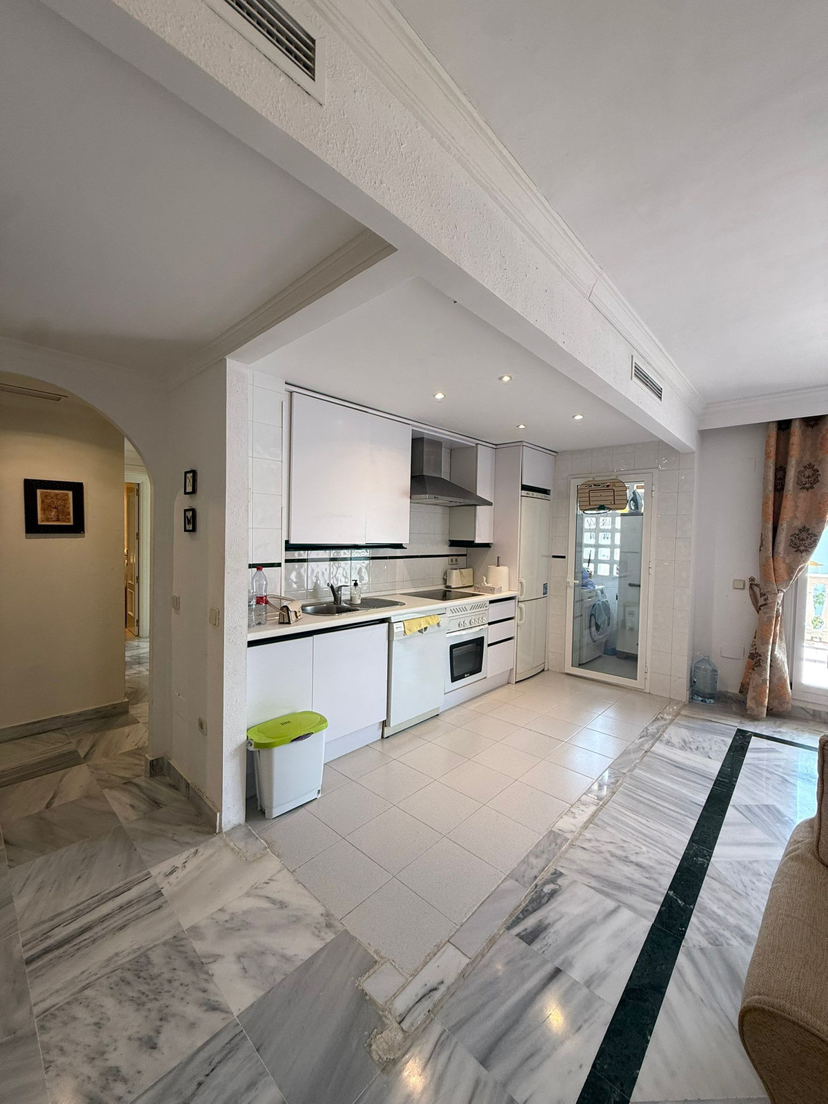 Se vende Apartamento Planta Media de 2 dormitorios en Costa Del Sol, Málaga, España