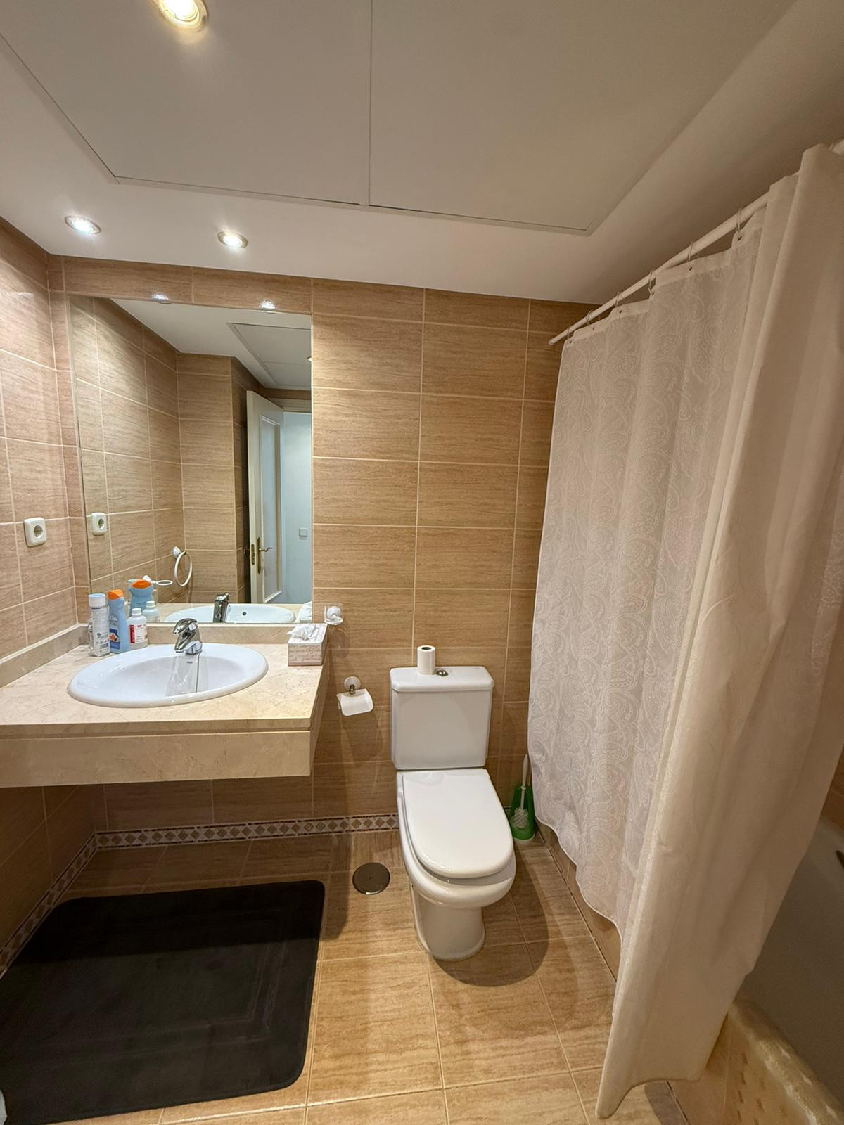 Se vende Apartamento Planta Media de 2 dormitorios en Costa Del Sol, Málaga, España