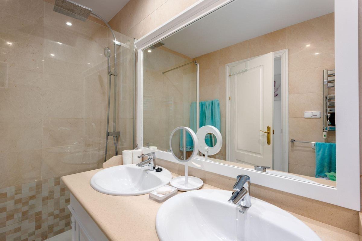 Se vende Apartamento Planta Baja de 2 dormitorios en Costa Del Sol, Málaga, España