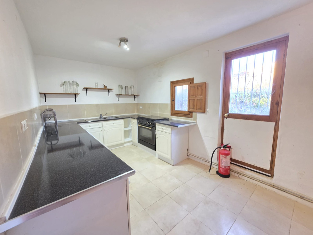 3 Bed Townhouse for sale in Monóvar Costa Blanca, Alicante, Spain