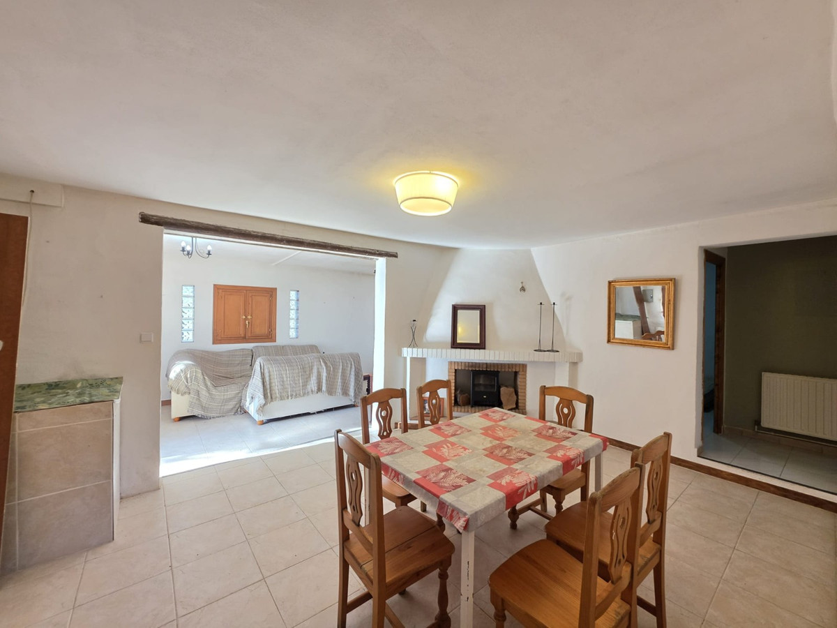 3 Bed Townhouse for sale in Monóvar Costa Blanca, Alicante, Spain