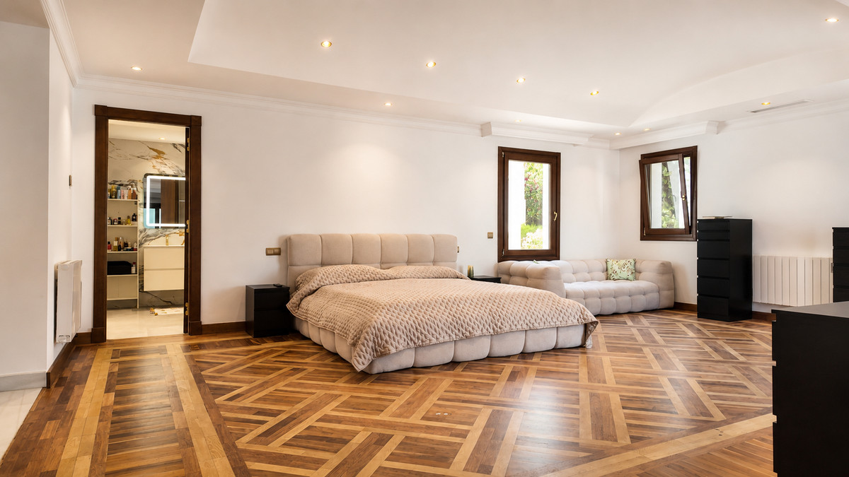 3 Bed Townhouse for sale in The Golden Mile Costa Del Sol, Málaga, Spain