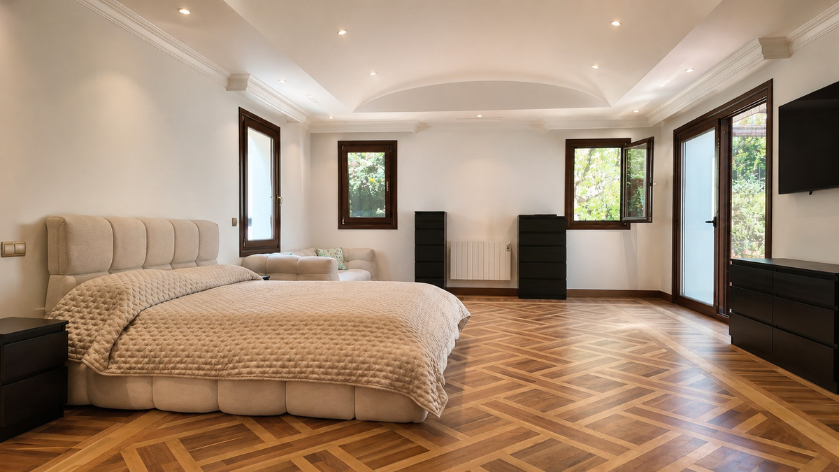 3 Bed Townhouse for sale in The Golden Mile Costa Del Sol, Málaga, Spain