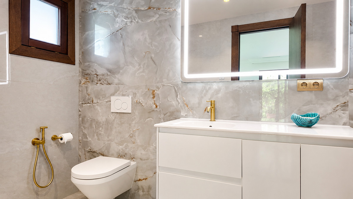 3 Bed Townhouse for sale in The Golden Mile Costa Del Sol, Málaga, Spain