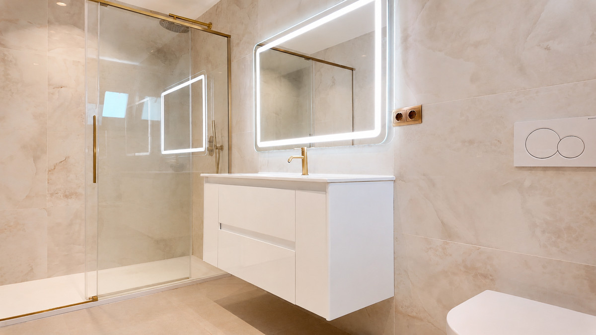 3 Bed Townhouse for sale in The Golden Mile Costa Del Sol, Málaga, Spain