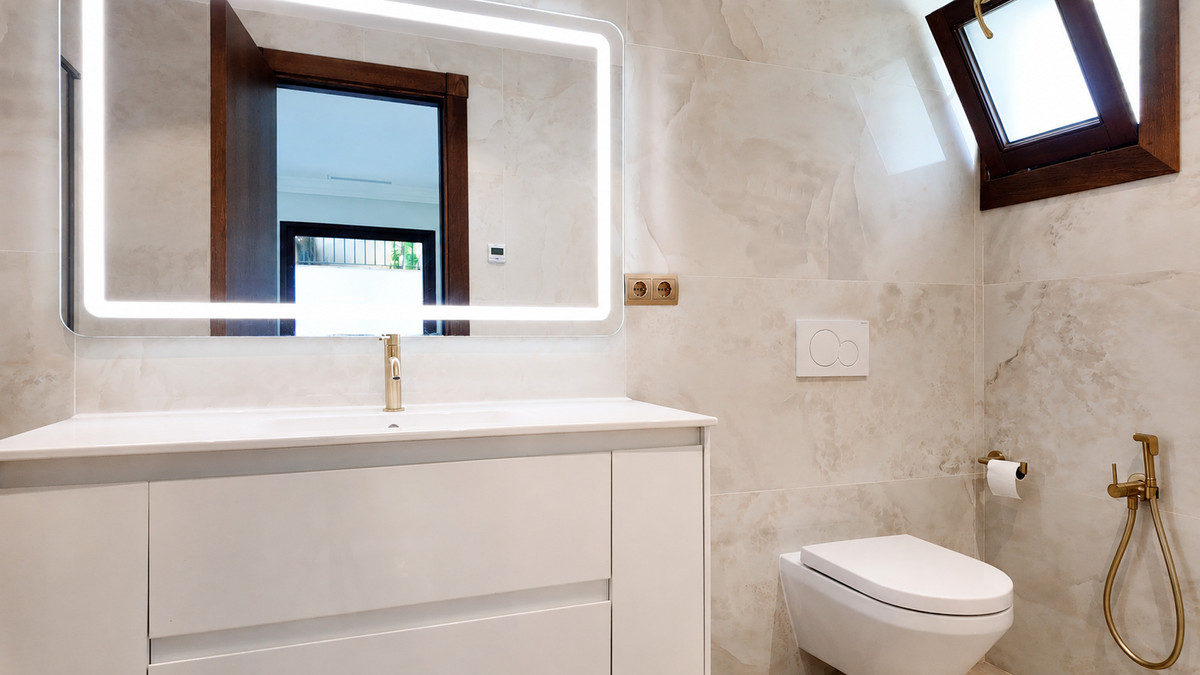 3 Bed Townhouse for sale in The Golden Mile Costa Del Sol, Málaga, Spain
