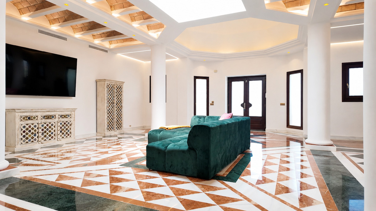 3 Bed Townhouse for sale in The Golden Mile Costa Del Sol, Málaga, Spain
