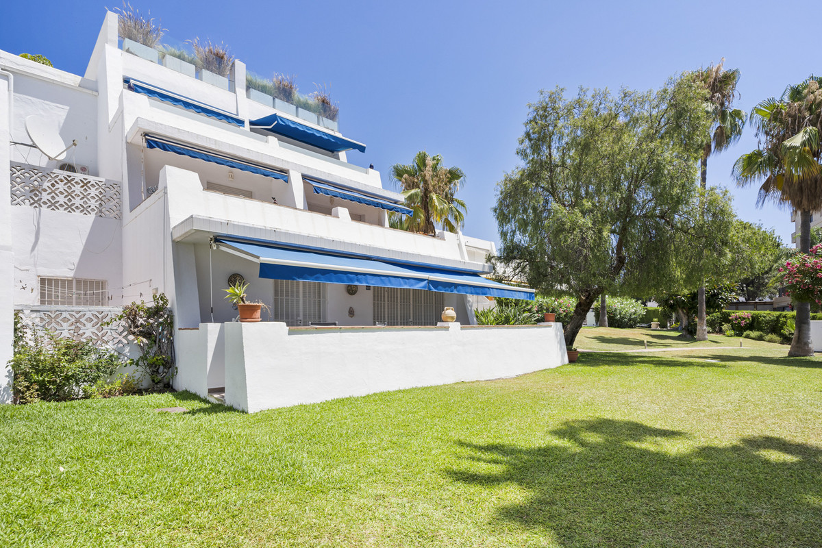3 Bed Apartment for sale in Nueva Andalucía Costa Del Sol, Málaga, Spain