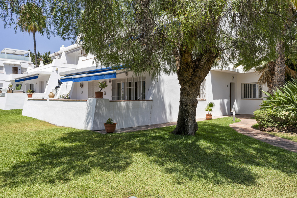 3 Bed Apartment for sale in Nueva Andalucía Costa Del Sol, Málaga, Spain