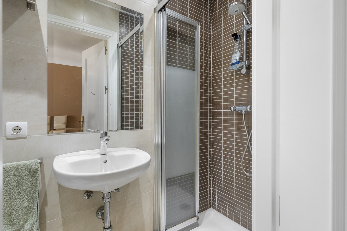 3 Bed Apartment for sale in Nueva Andalucía Costa Del Sol, Málaga, Spain