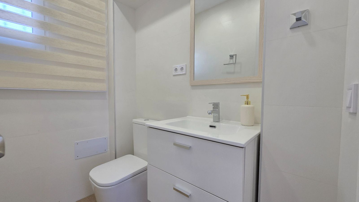5 Bed Townhouse for sale in Torremolinos Costa Del Sol, Málaga, Spain