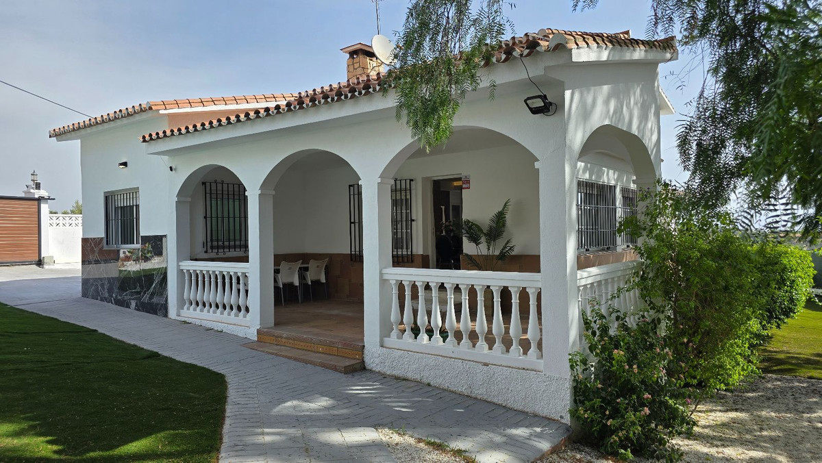5 Bed Townhouse for sale in Torremolinos Costa Del Sol, Málaga, Spain