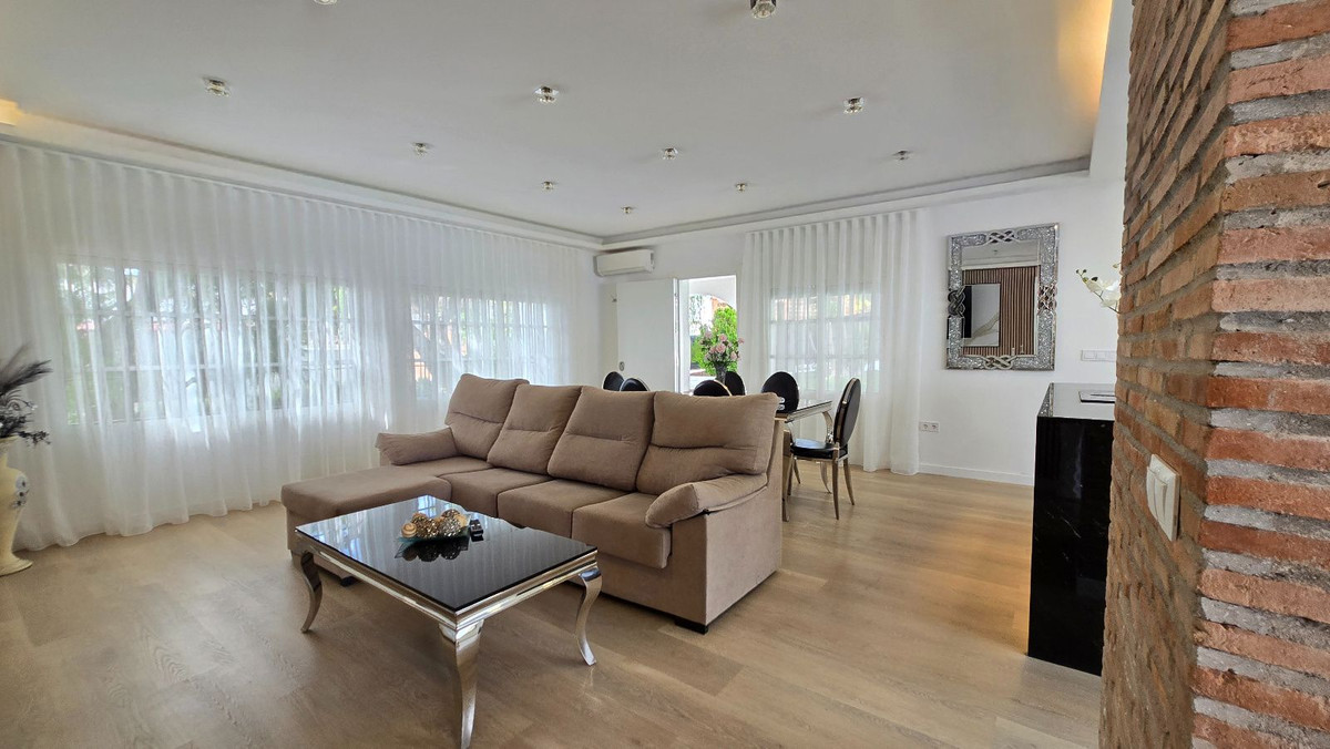 5 Bed Townhouse for sale in Torremolinos Costa Del Sol, Málaga, Spain