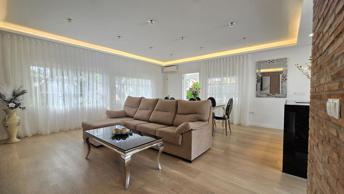 5 Bed Townhouse for sale in Torremolinos Costa Del Sol, Málaga, Spain
