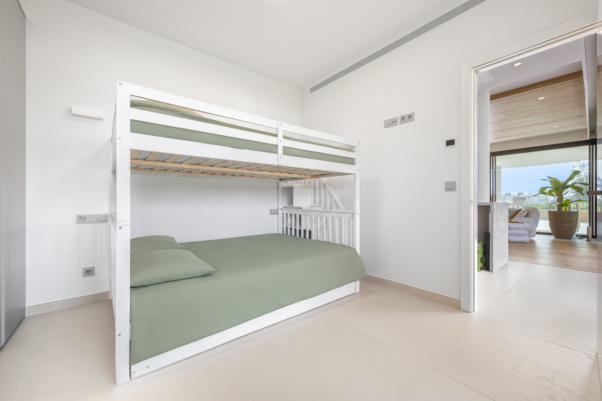3 Bed Apartment for sale in Fuengirola Costa Del Sol, Málaga, Spain