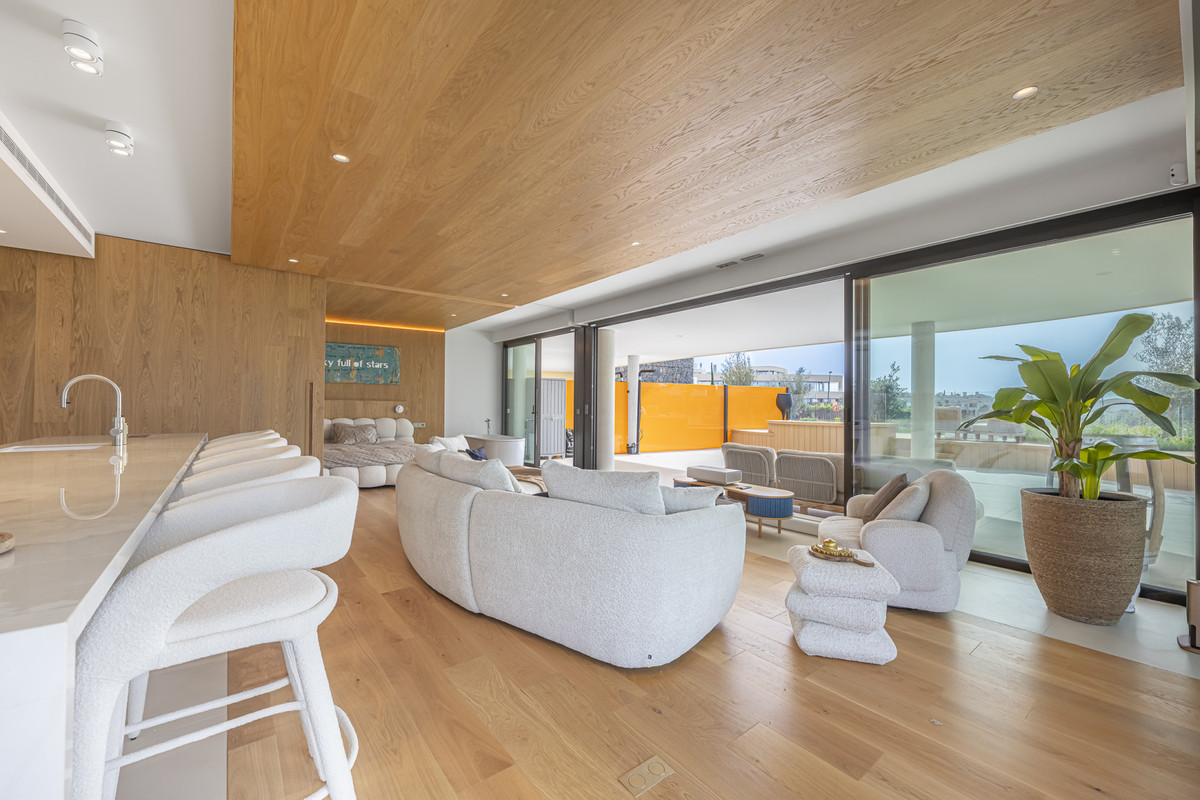3 Bed Apartment for sale in Fuengirola Costa Del Sol, Málaga, Spain