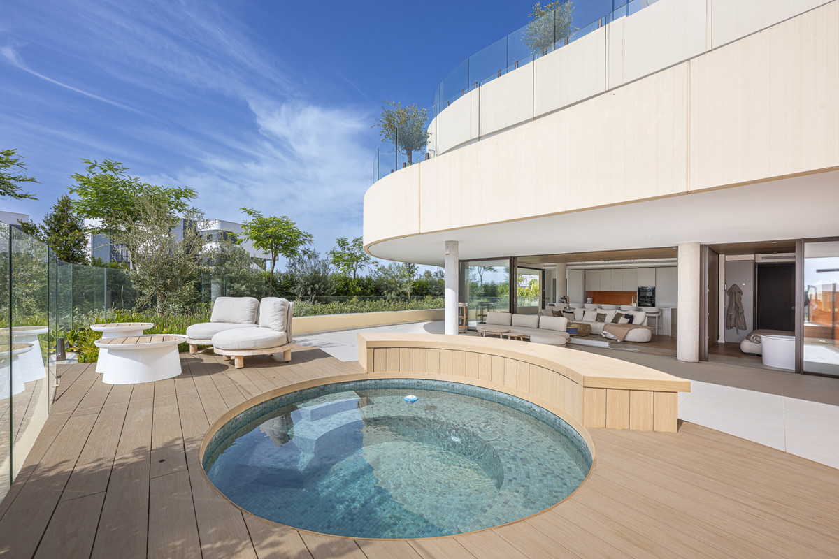 3 Bed Apartment for sale in Fuengirola Costa Del Sol, Málaga, Spain