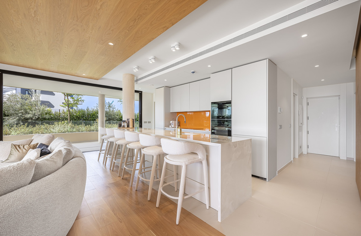 3 Bed Apartment for sale in Fuengirola Costa Del Sol, Málaga, Spain