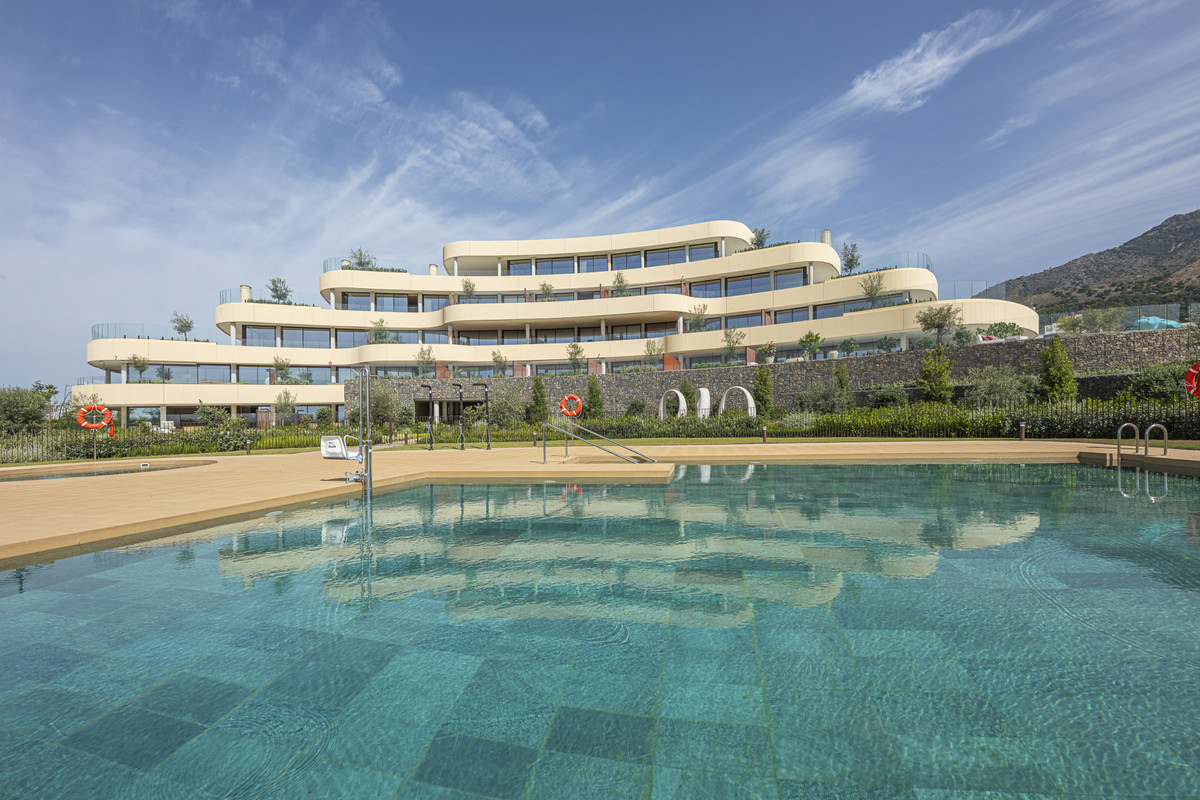 3 Bed Apartment for sale in Fuengirola Costa Del Sol, Málaga, Spain