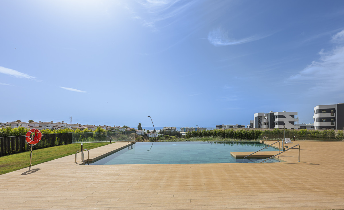 3 Bed Apartment for sale in Fuengirola Costa Del Sol, Málaga, Spain