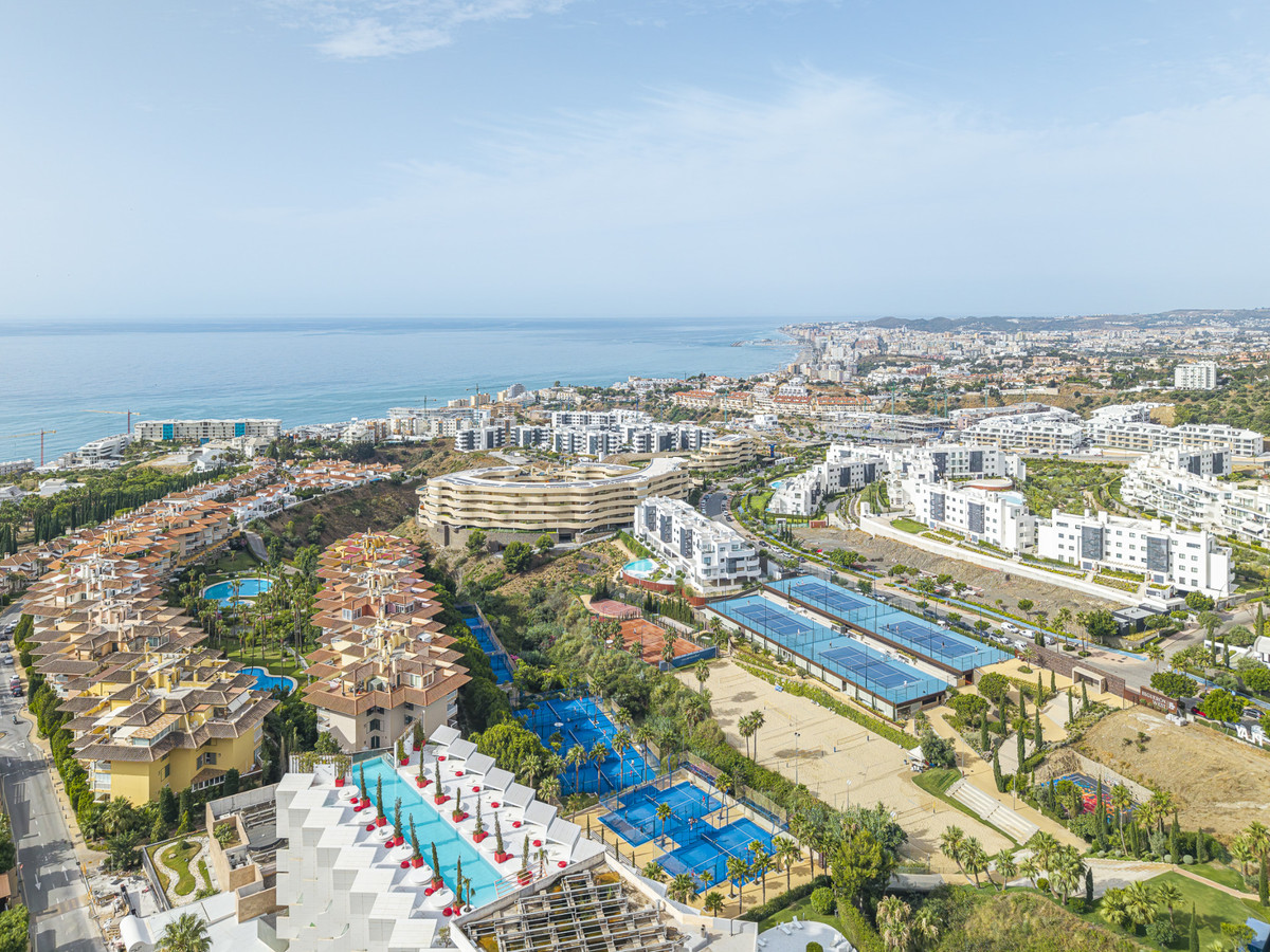 3 Bed Apartment for sale in Fuengirola Costa Del Sol, Málaga, Spain