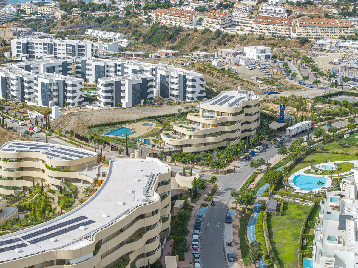 3 Bed Apartment for sale in Fuengirola Costa Del Sol, Málaga, Spain