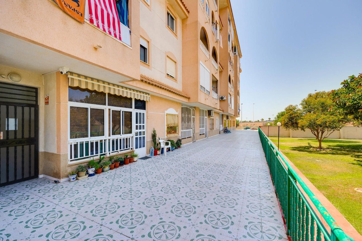 2 Bed Apartment for sale in Torrevieja Costa Blanca, Alicante, Spain