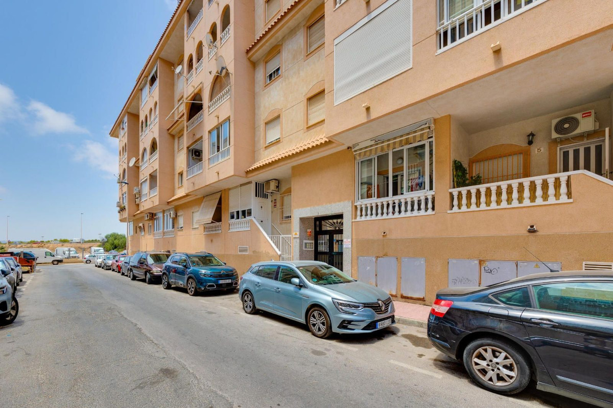 2 Bed Apartment for sale in Torrevieja Costa Blanca, Alicante, Spain