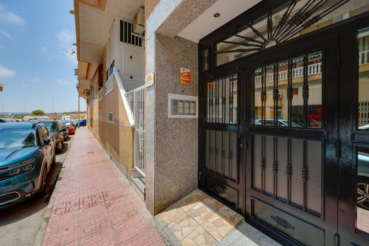 2 Bed Apartment for sale in Torrevieja Costa Blanca, Alicante, Spain