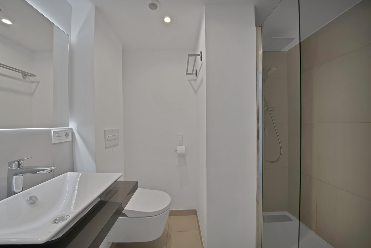 Se vende Apartamento Planta Baja de 2 dormitorios en Costa Del Sol, Málaga, España