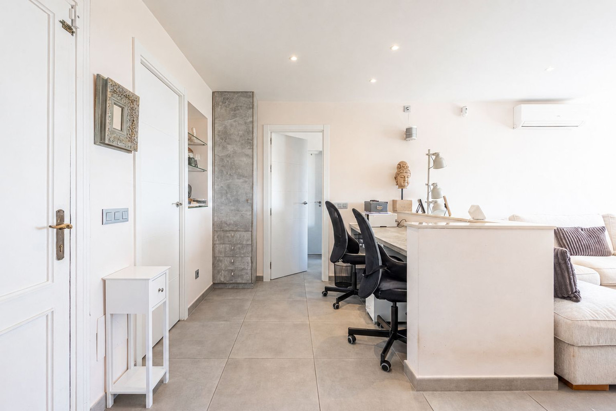Se vende Apartamento Planta Media de 2 dormitorios en Costa Del Sol, Málaga, España